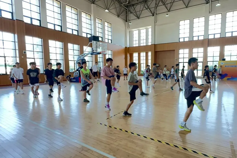 如何通过篮球表演赛制定有效的训练计划_0