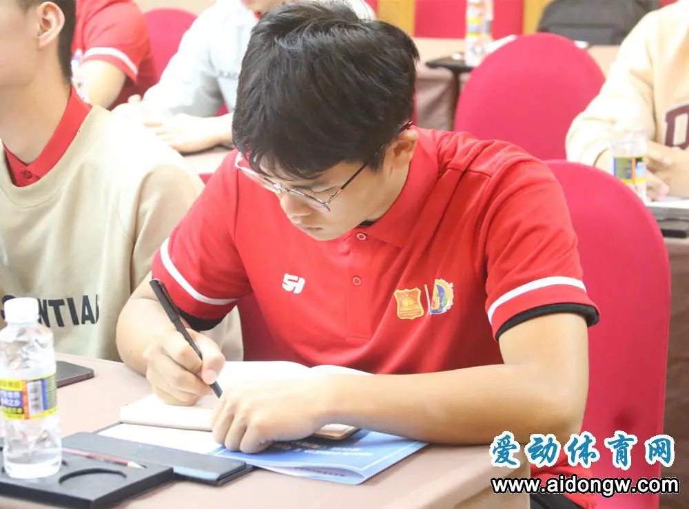 业余篮球选手如何通过试训提升技能_2